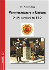 Parteifunktionäre in Uniform